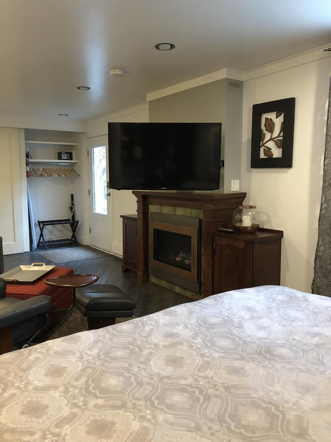 Studioone Pebble Beach Apartment พาวเวลล์ ริเวอร์ ภายนอก รูปภาพ